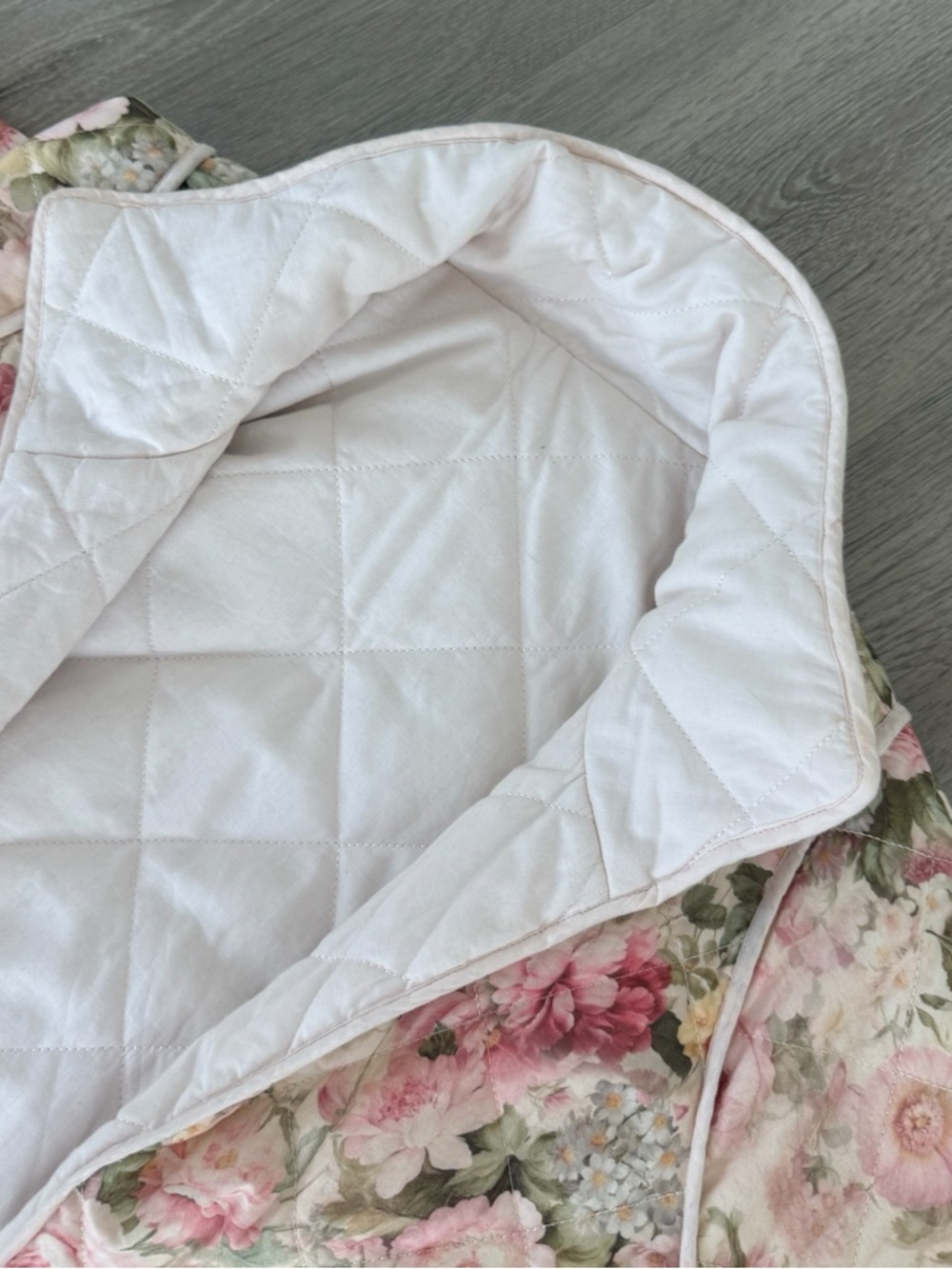 Selkie Floral Quilted Puffer Jacket in Pink and Cream - Picture 4 of 9